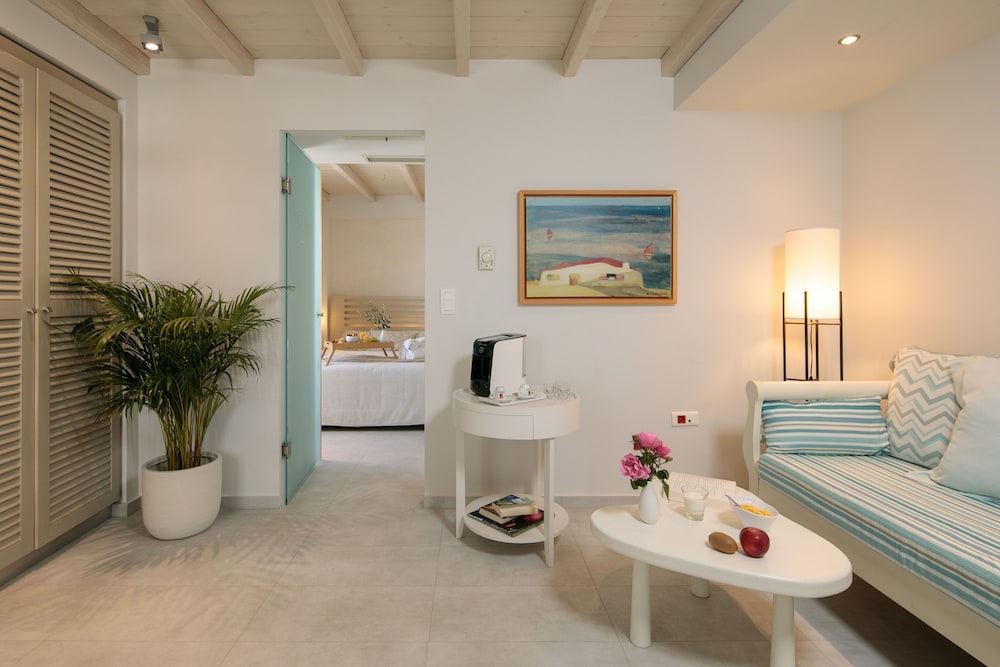 Family Suite - Photo 9
