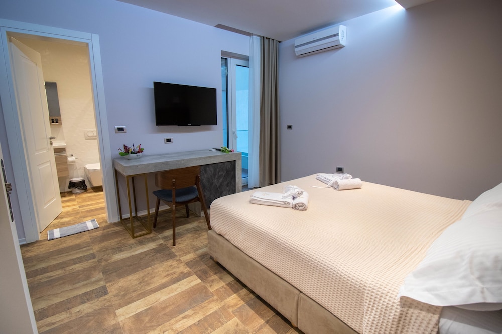 Standard Double Room, Hill View