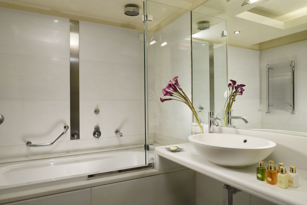 Deluxe Double Or Twin Room photo 2