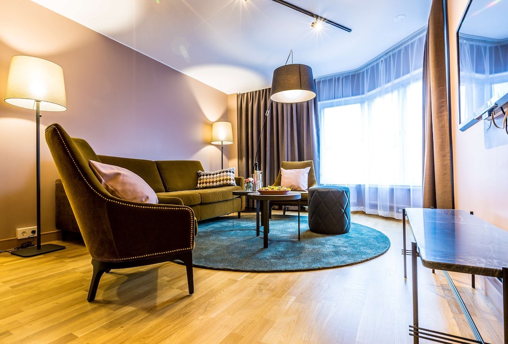 Suite (Master) - Photo 2