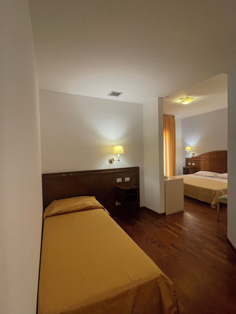 Panoramic Triple Room