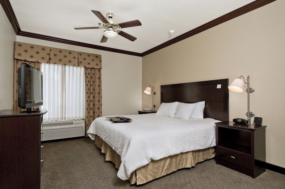 Room, 1 Queen Bed, Non Smoking - Photo 2