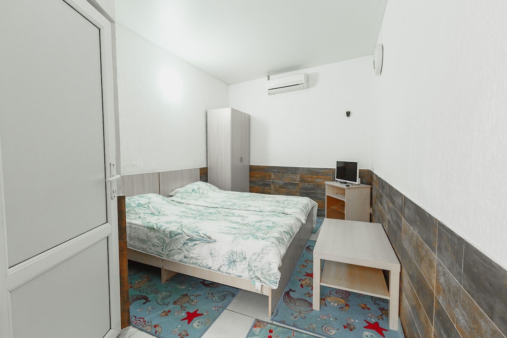 Family Room, 2 Bedrooms photo 1