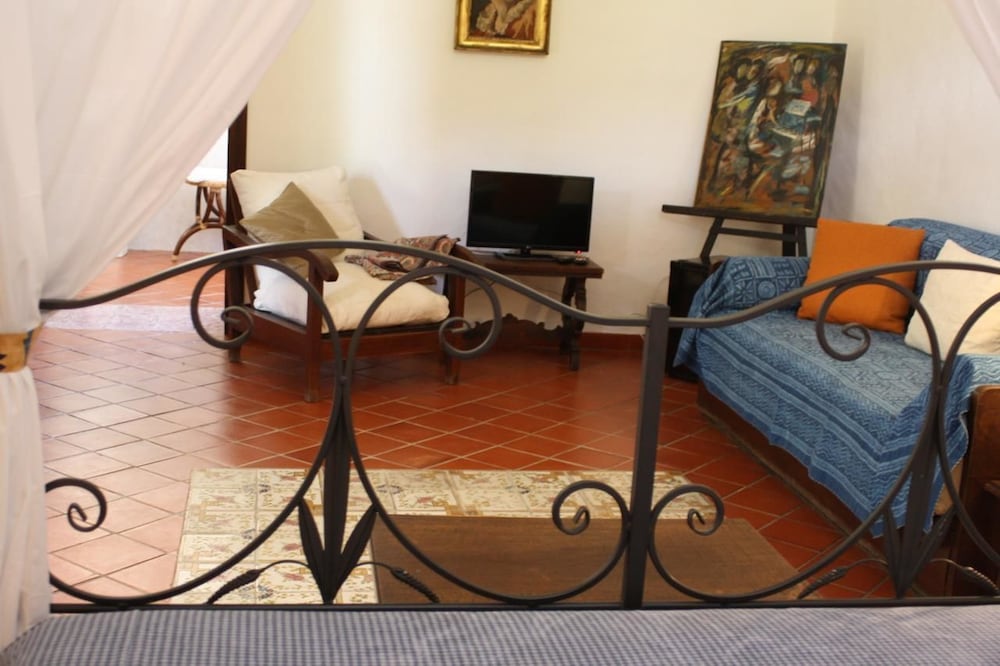 Standard Double Room - Photo 2