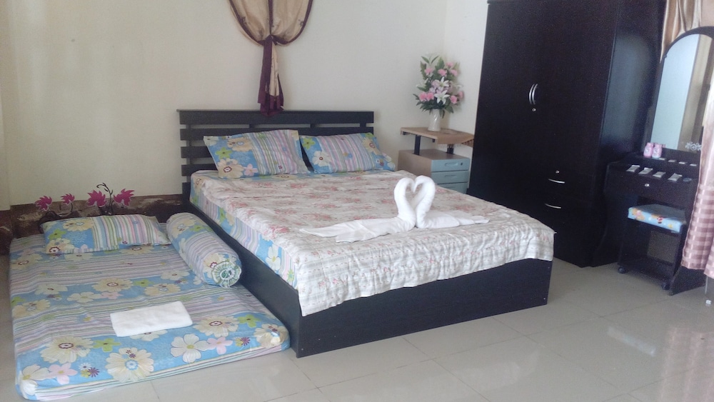 Standard Quadruple Room, 1 Bedroom, Non Smoking, Ground Floor photo 1