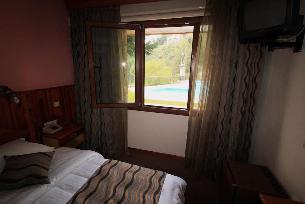 Triple Room, Mountain View (with Hydromassage Shower) photo 2
