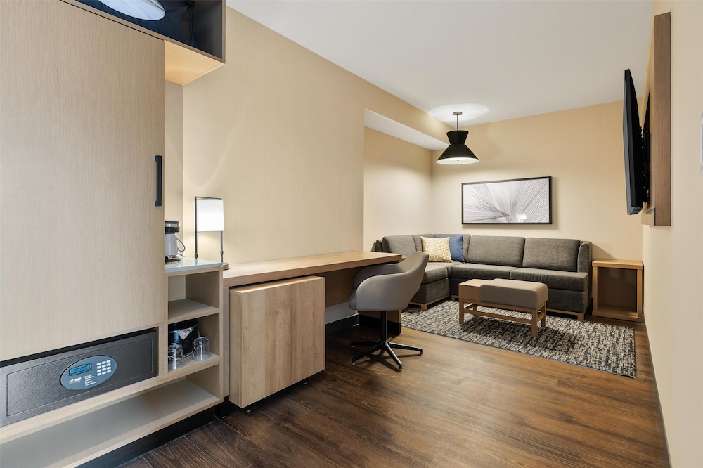 Suite, 1 Bedroom, Accessible Bathtub