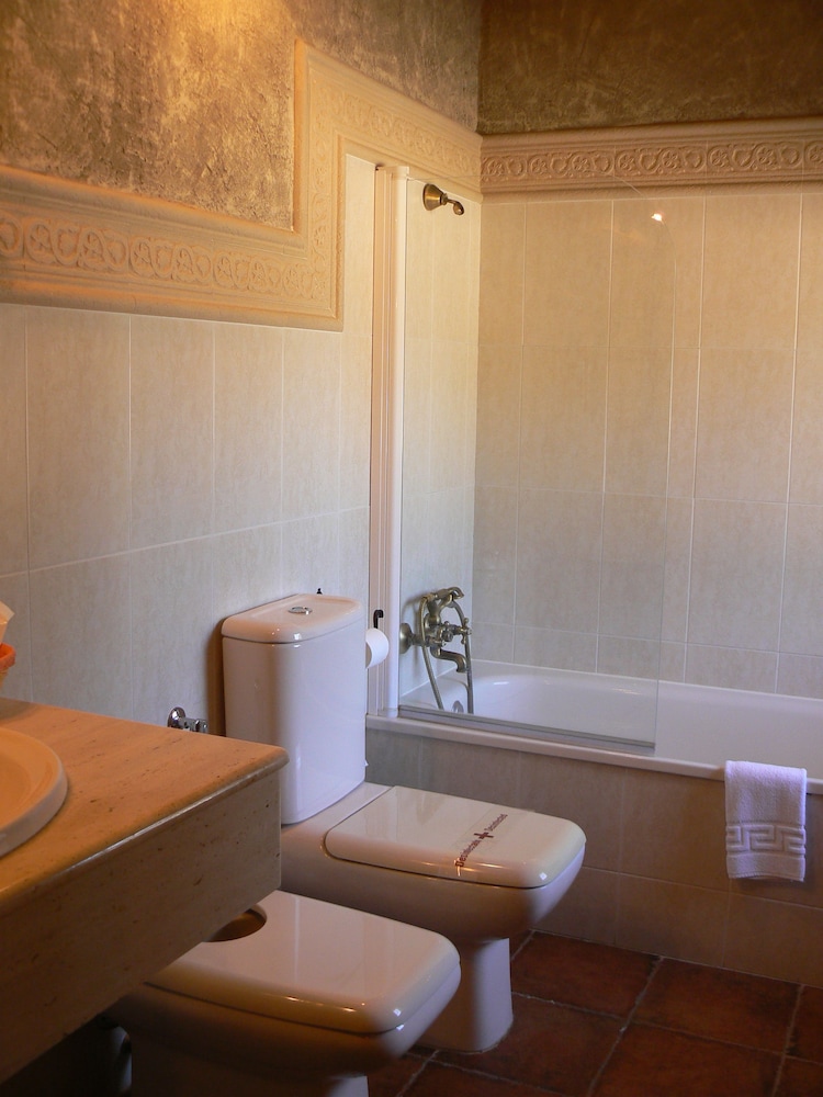 Double Room - Photo 6