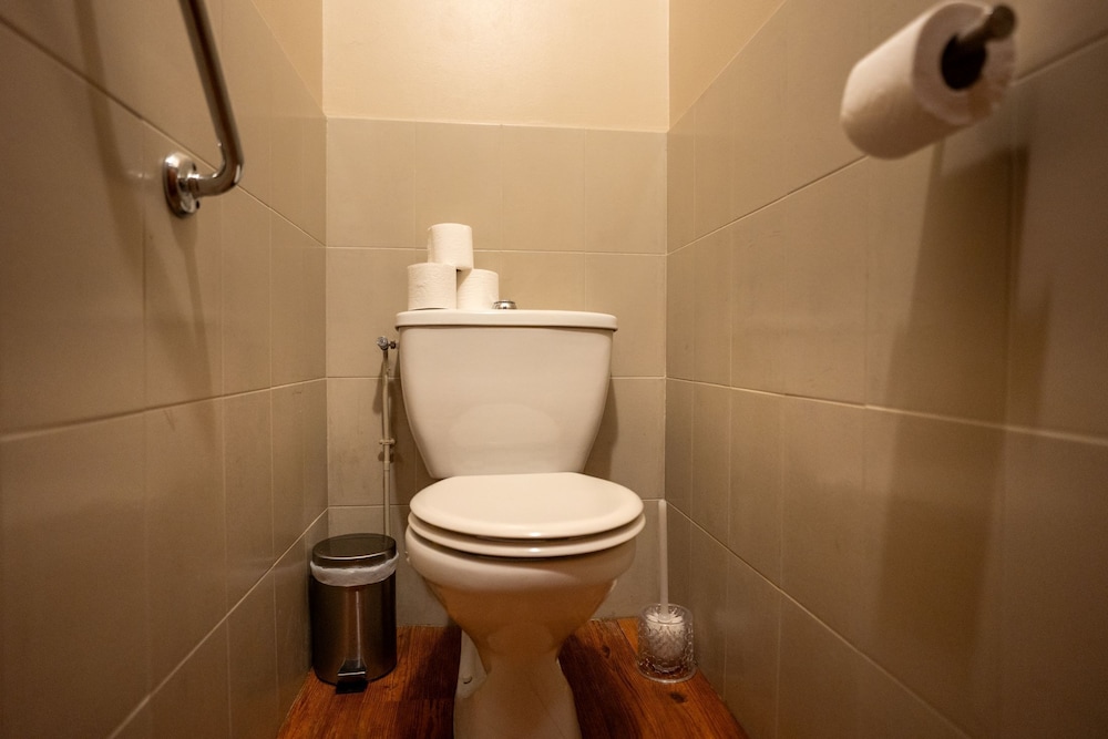 Economy Suite, 1 Bedroom, Private Bathroom photo 3