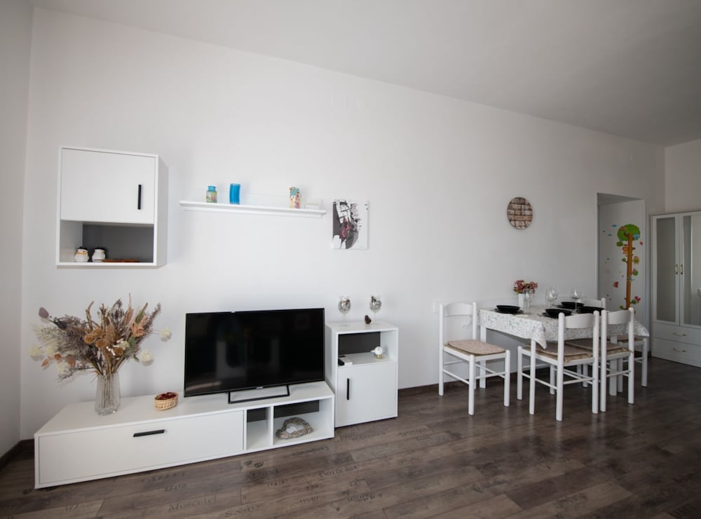 Apartment (One Bedroom Apartment With Balcony An) photo 3