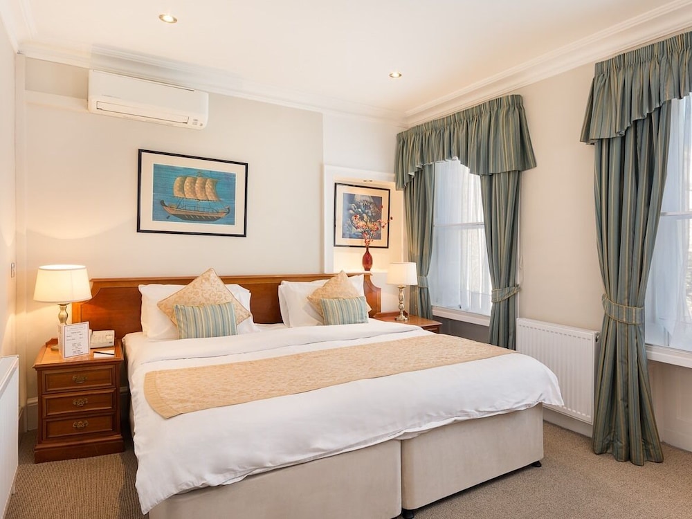 Standard Double Room, Ensuite photo 3