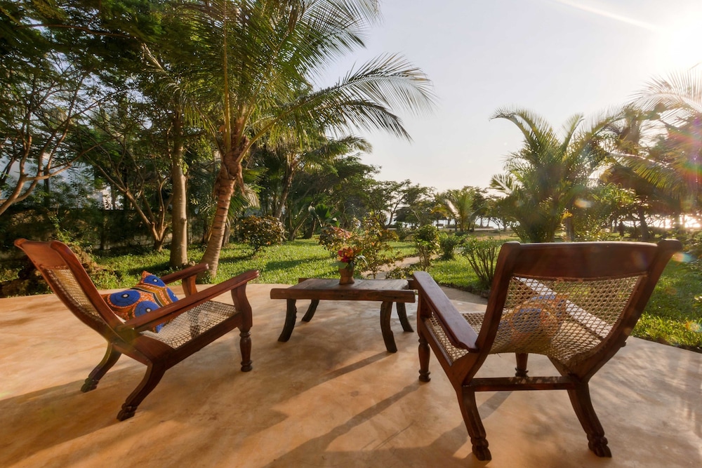 Bustani Suite