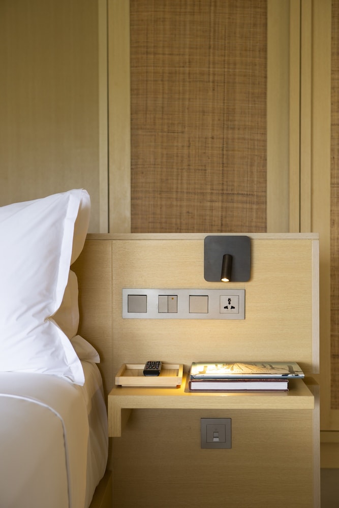 Room, 2 Twin Beds, Terrace, Lagoon View - Photo 4