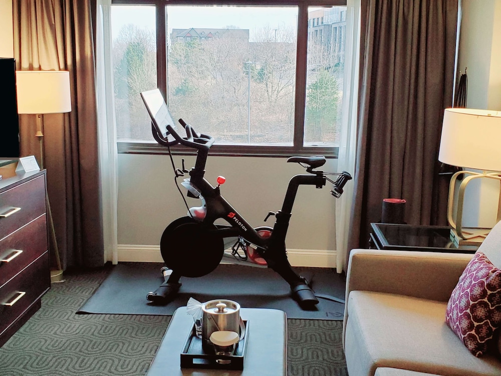 Suite, 1 Bedroom (Peloton) - Photo 2