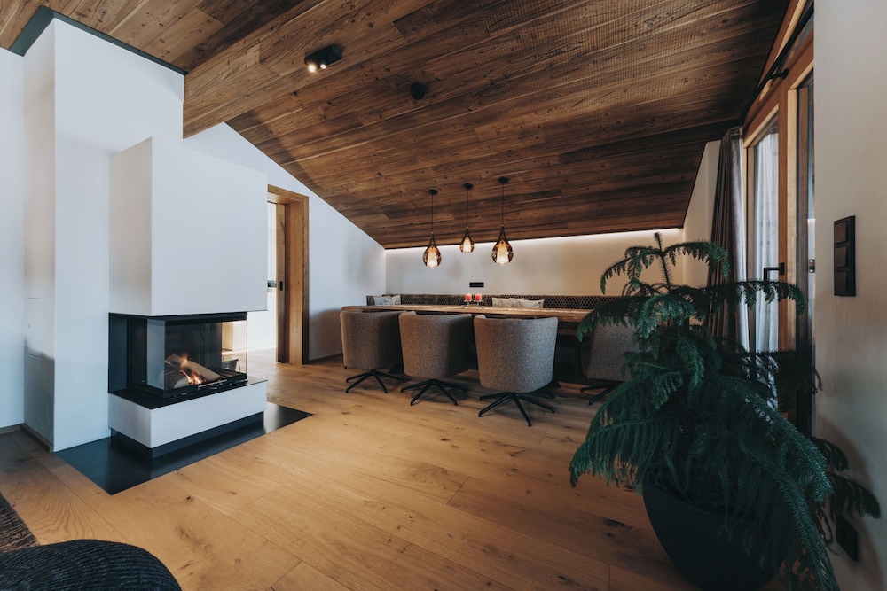 Luxury Suite