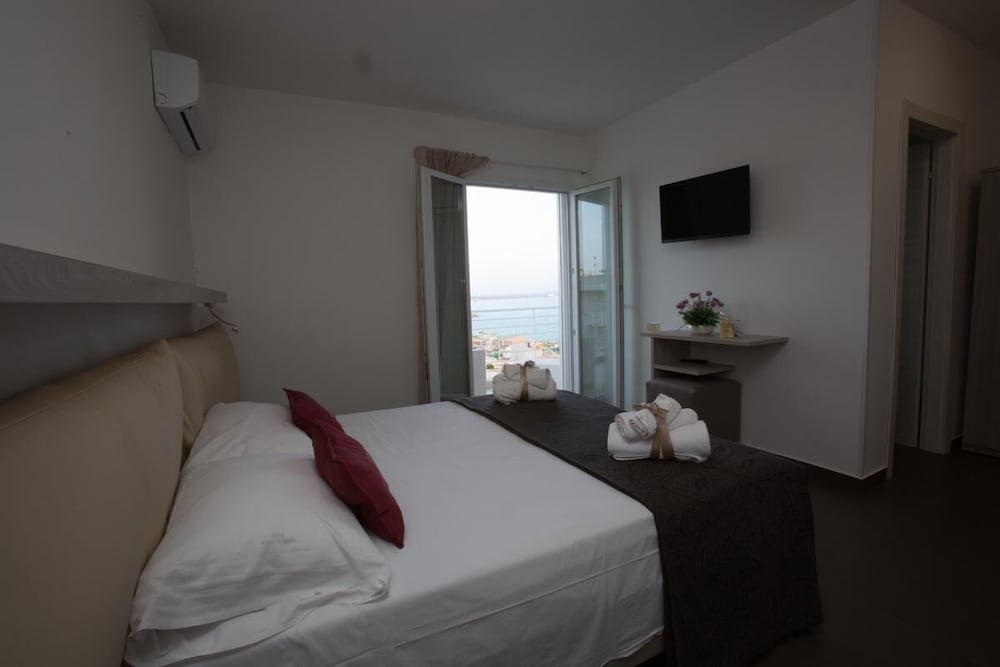 Deluxe Double Room, Terrace photo 2