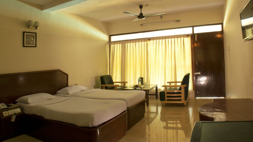 Deluxe Room - Photo 9