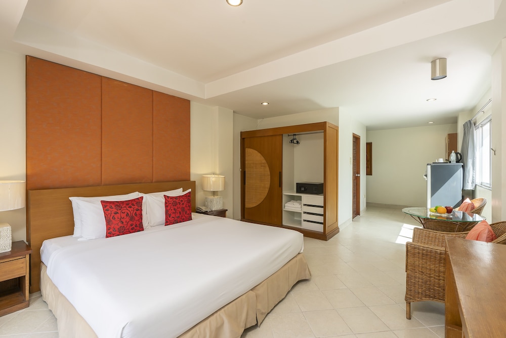 Deluxe Room - Photo 3