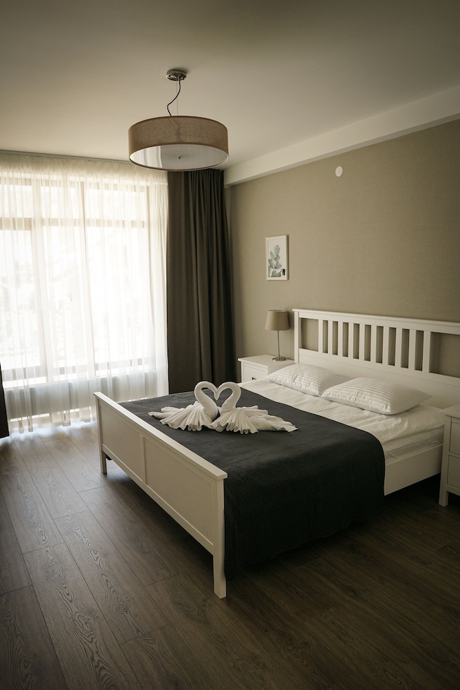 Classic Villa, 4 Bedrooms, Mountain View photo 1