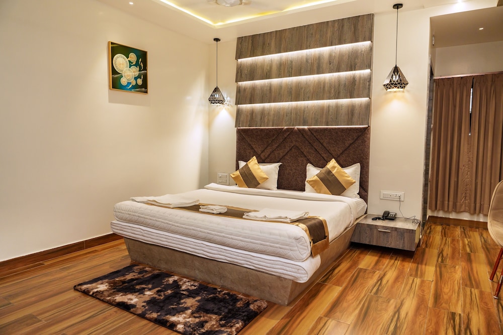 Standard Studio, 1 King Bed, Air conditioning