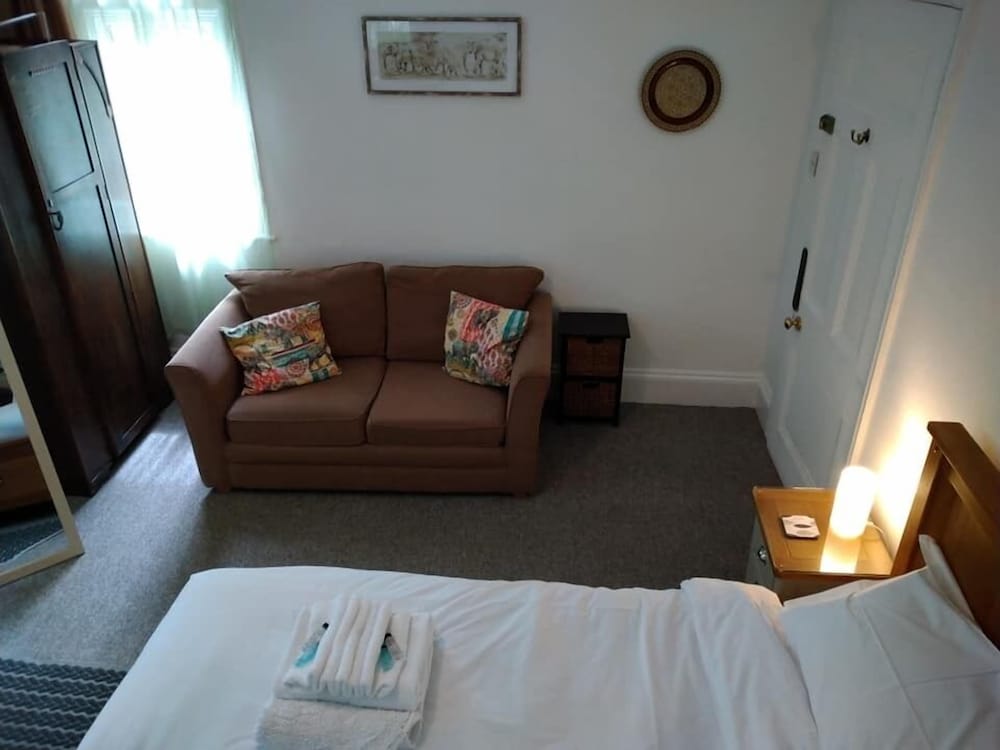 Basic Double Room photo 3