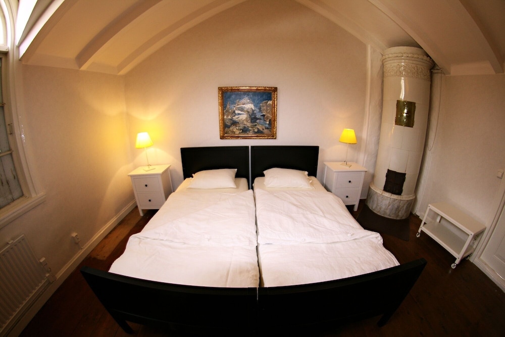 Double or Twin Room, Shared Bathroom (Annex) photo 3
