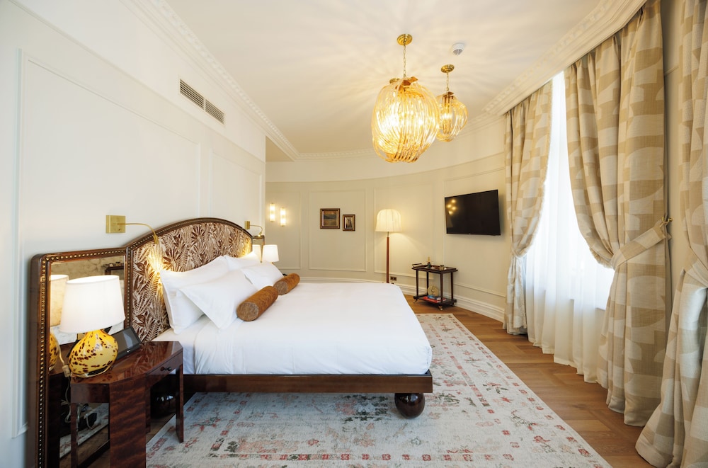 Signature Suite (Orchid) photo 1