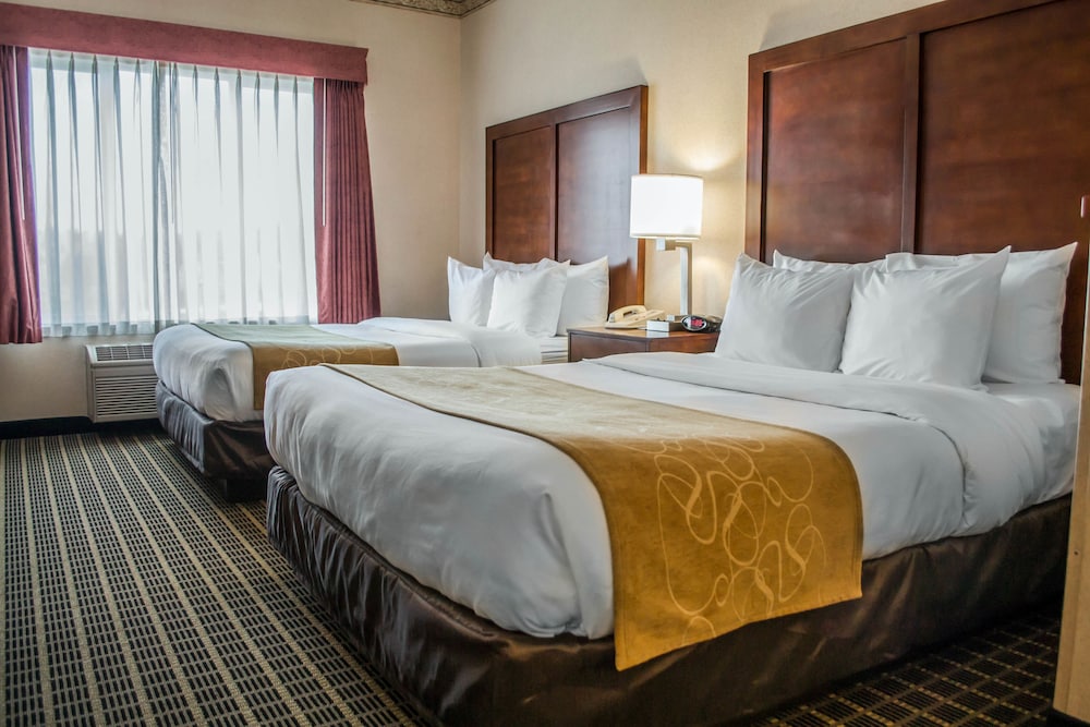 Suite, 2 Queen Beds, Non Smoking - Photo 2
