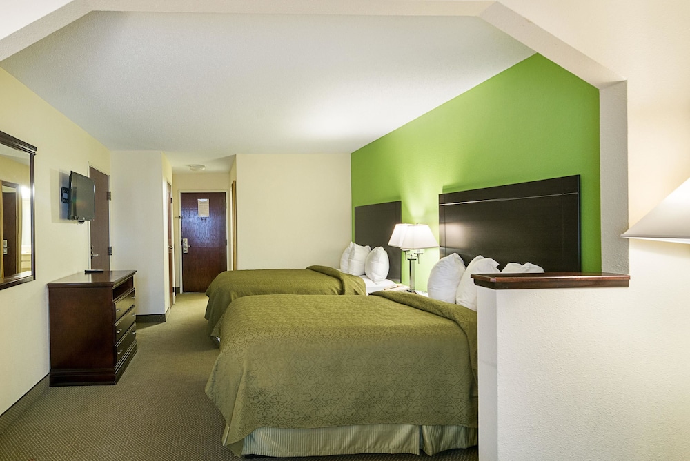Suite, 2 Double Beds, Non Smoking - Photo 2
