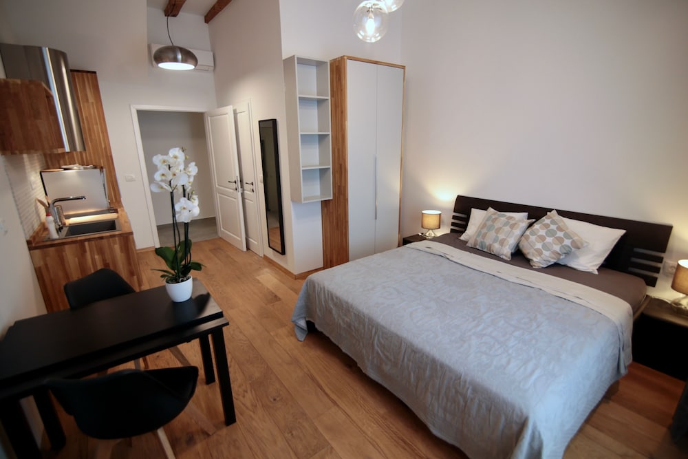 Premium Studio, Patio, Sea View