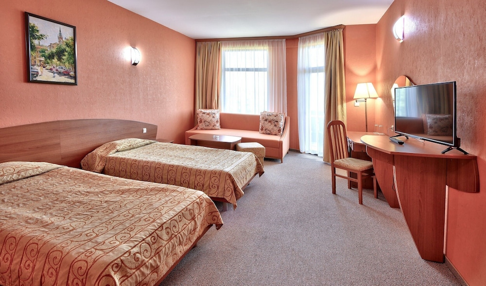 Double or Twin Room (Healing Hot Mineral Pools - Free Use) photo 2