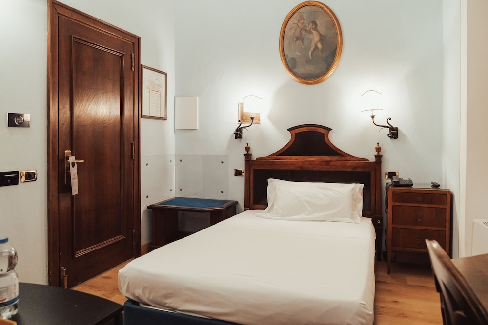 Basic Single Room photo 2