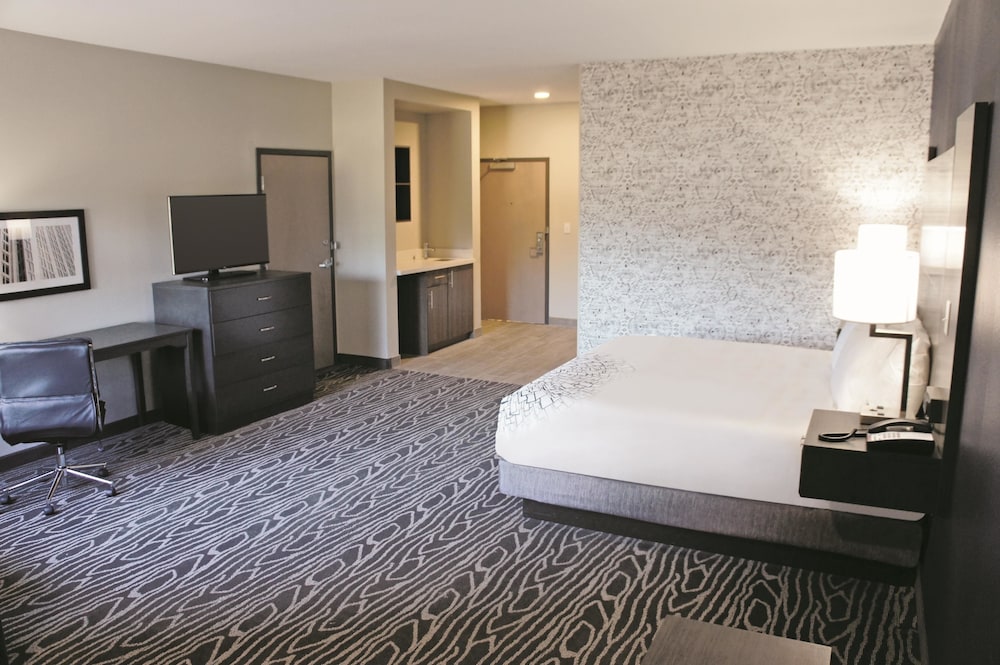Executive Room, 1 King Bed, Non Smoking photo 3