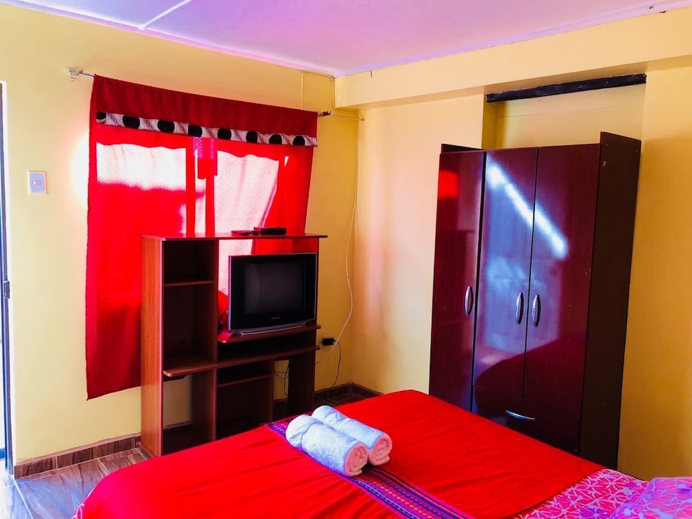 Basic Double Room, 1 Bedroom, Shared Bathroom photo 3