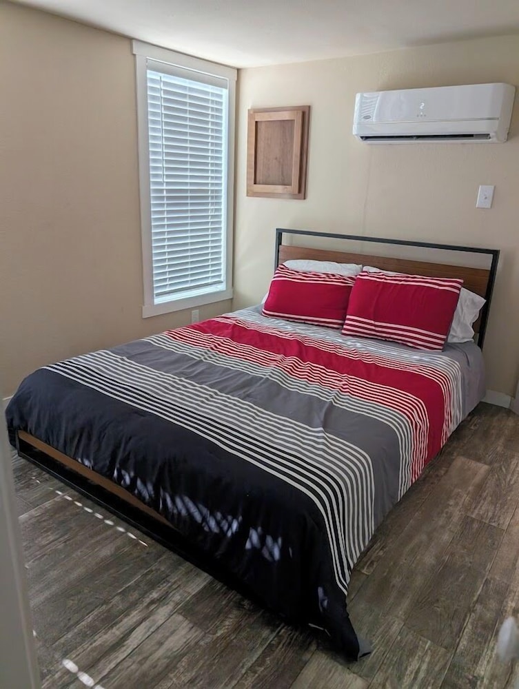 Cabin (17)