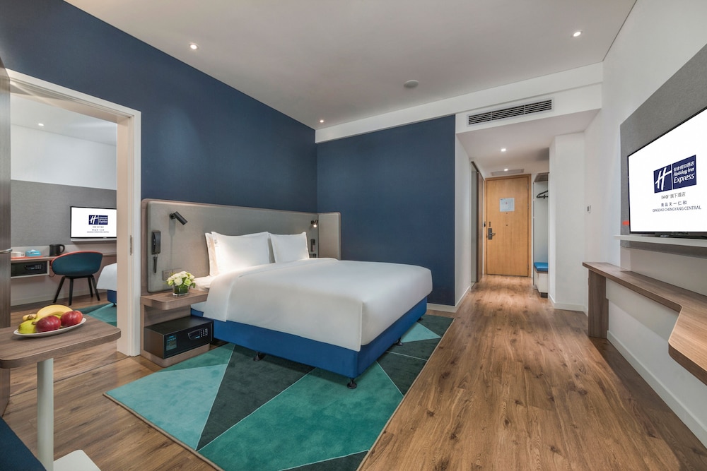 Standard Room, 1 King Bed (Minifridge) - Photo 3