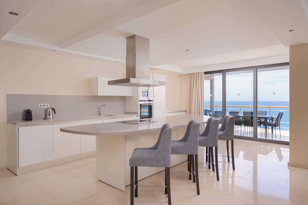 Premium Suite, 2 Bedrooms thumbnail 5