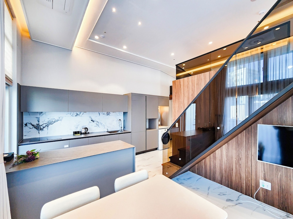 Luxury Duplex, Balcony