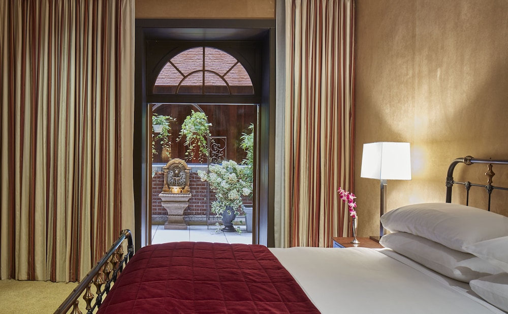Deluxe Room, 1 King Bed, Accessible, Terrace (Roll-In Shower)