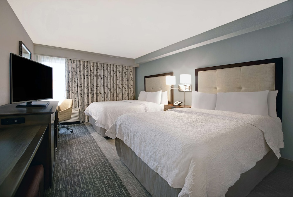 Room, 2 Queen Beds, Accessible, Non Smoking - Photo 1