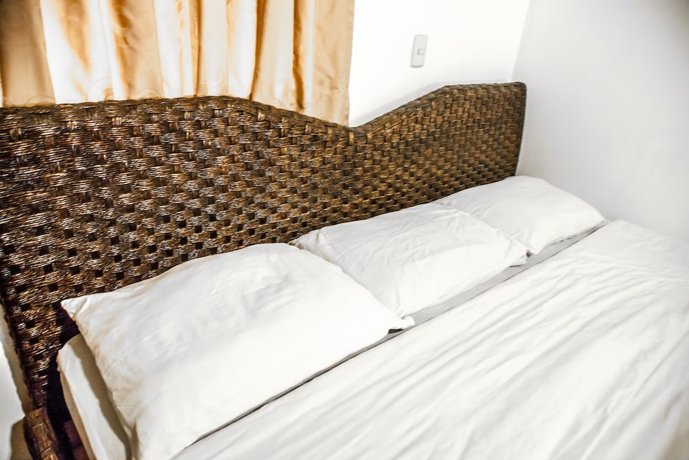 Comfort Room, 1 King Bed, Non Smoking, Courtyard View photo 3