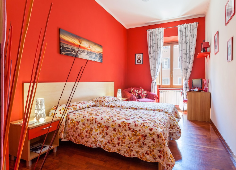 Double or Twin Room, Shared Bathroom