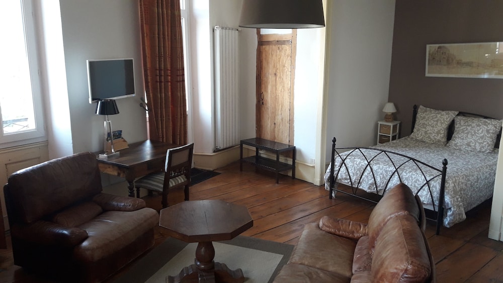 Suite (Jeanne) photo 1