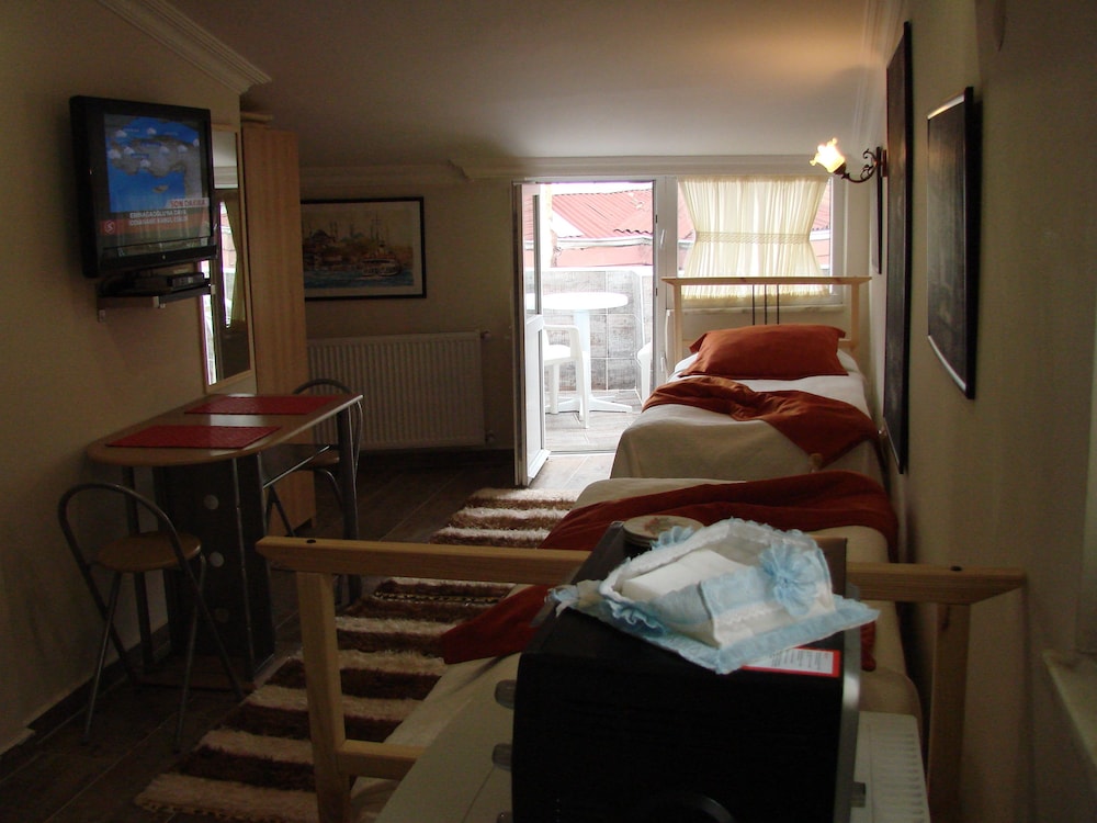 Triple Apartment with Terrace Annex Building photo 2