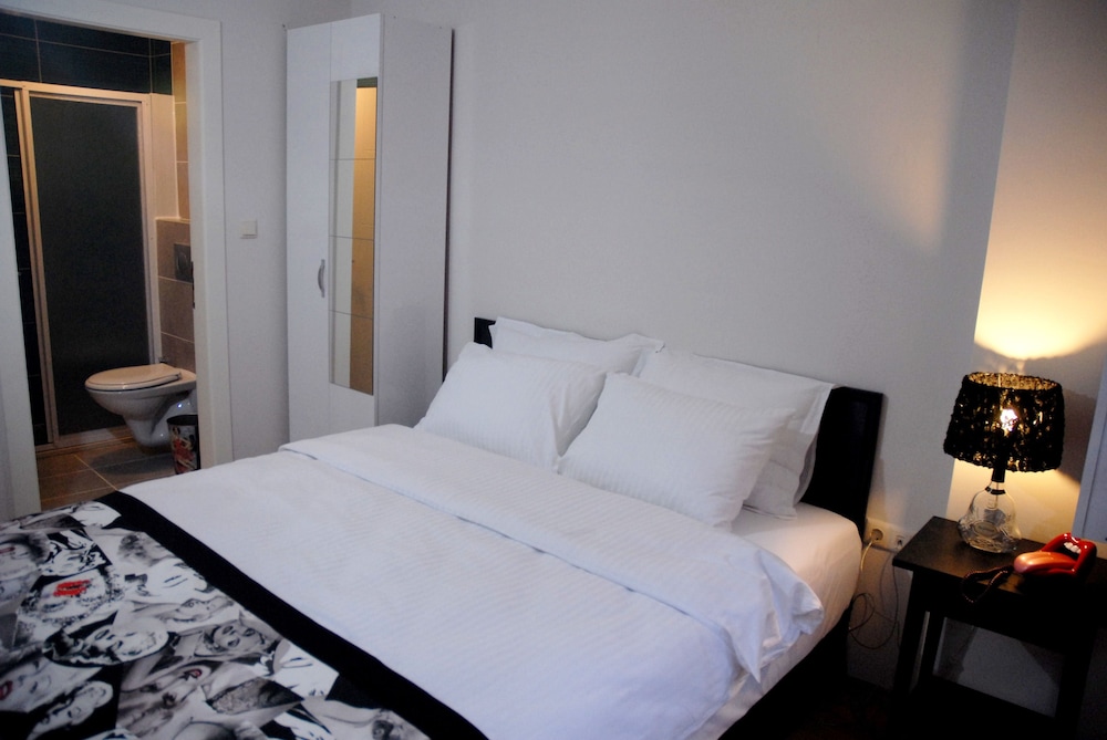 Economy Room, Ground Floor photo 2