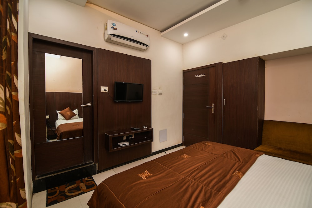 Executive Double Room, Non Smoking (AC) photo 3