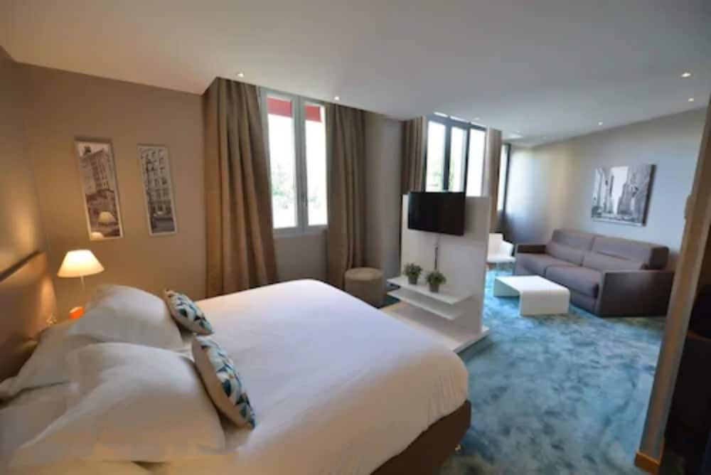 Junior Double Room