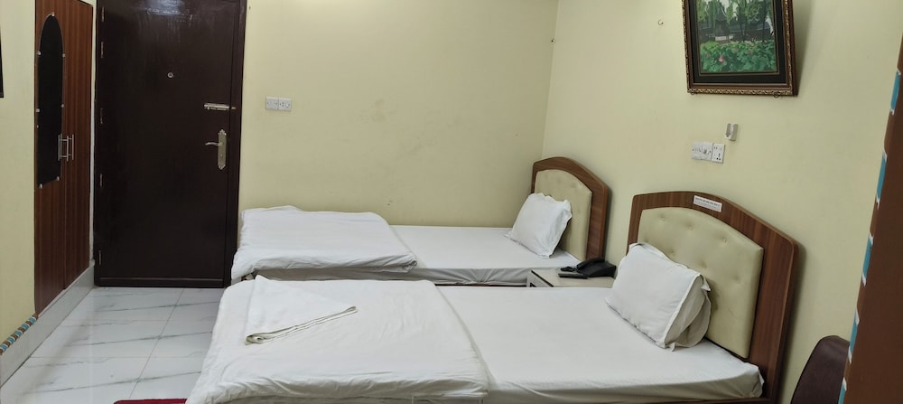 Standard Twin Room, City View
