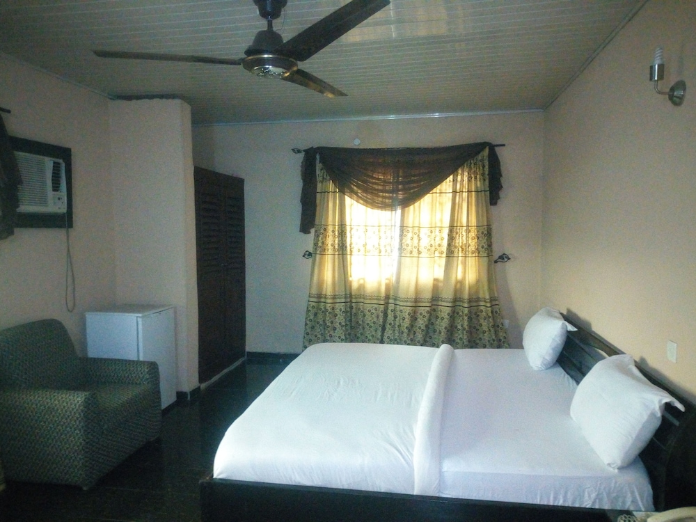 Room (King) photo 1