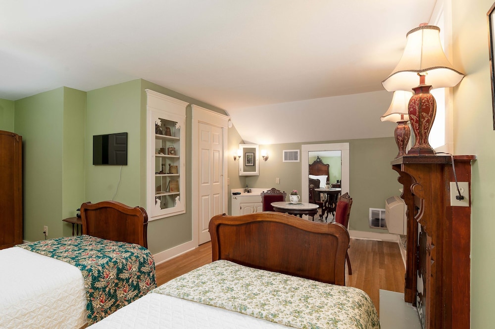 Economy Room photo 3